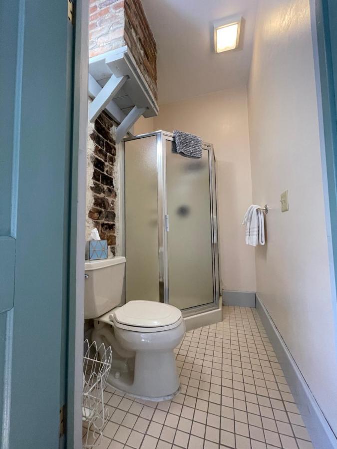 Carriage House Bed & Breakfast Уинона Экстерьер фото