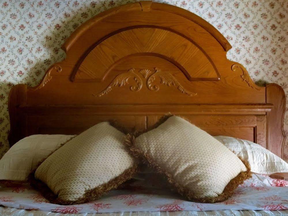 Carriage House Bed & Breakfast Уинона Экстерьер фото